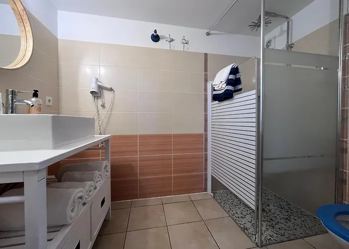 Oda ve Kahvaltı La Herbert A