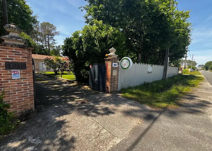 La Herbert A Bed & Breakfast